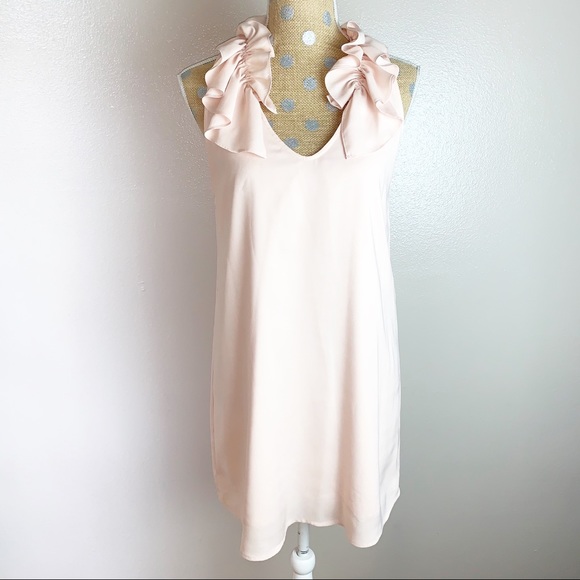 Leith Dresses & Skirts - 🔥Leith Shift Dress Ruffle Neckline🔥